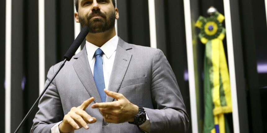 moraes-abre-inquerito-para-investigar-eduardo-bolsonaro