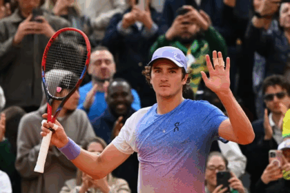 roland-garros:-fonseca-estreia-com-vitoria-implacavel-sobre-ex-top-10