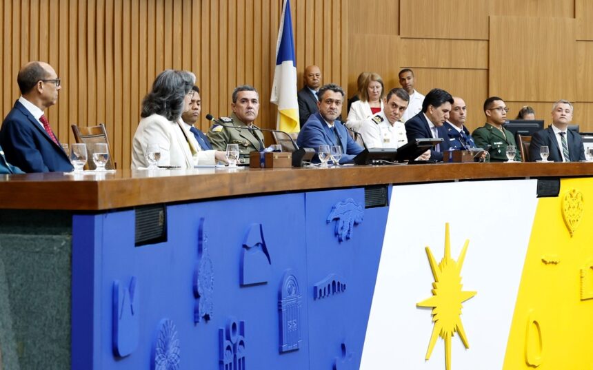 assembleia-legislativa-presta-homenagem-aos-25-anos-da-marinha-no-tocantins