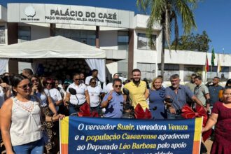 agentes-de-saude-de-caseara-recebem-seis-motocicletas-adquiridas-com-apoio-do-deputado-leo-barbosa