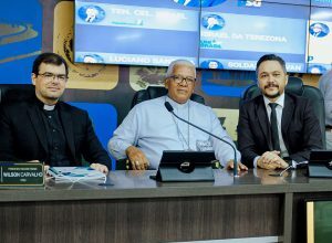 camara-municipal-de-araguaina-aprova-tres-projetos-de-lei-em-sessao-ordinaria-e-recebe-representantes-do-hospital-dom-orione-para-apresentacao-de-balanco-social