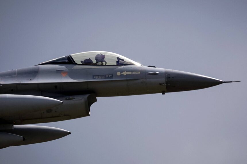 f-16-abateu-primeiro-caca-russo,-diz-ucrania;-veja-video