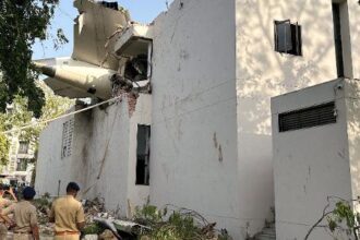 falha-na-propulsao-pode-ter-causado-queda-de-aviao-na-india,-diz-perito