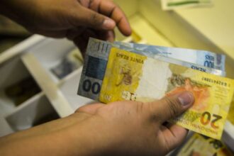 rendimento-medio-dos-brasileiros-chega-a-r$-3.270