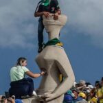 stf-e-unanime-em-manter-condenacao-de-mulher-que-pichou-estatua-com-batom